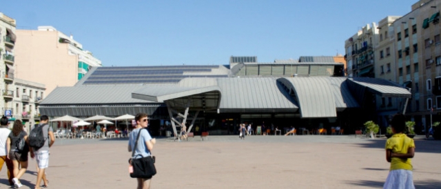  Barcelona and the sea 